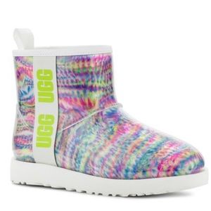Women’s UGG Classic Clear Mini Pixelate Boot -New in Box Size 6